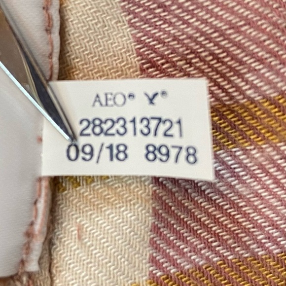 American Eagle Boyfriend Fit Flannel Shirt Women’s XS Mauve Black Plaid NWOT - Picture 12 of 13